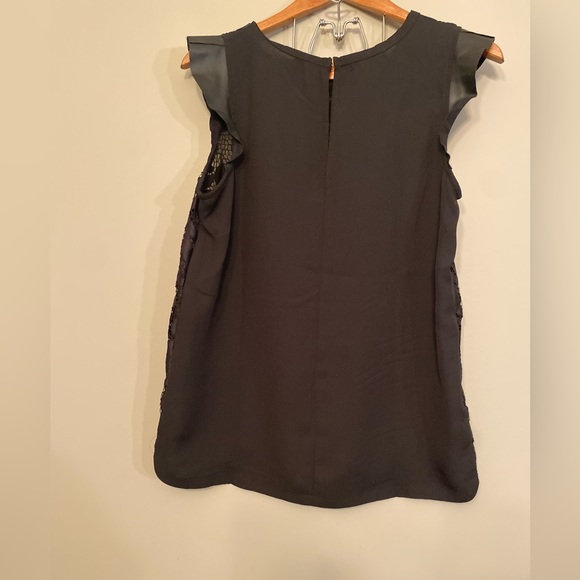 Black lace faux leather accents tank top size Medium Excellent Condition - Picture 8 of 8
